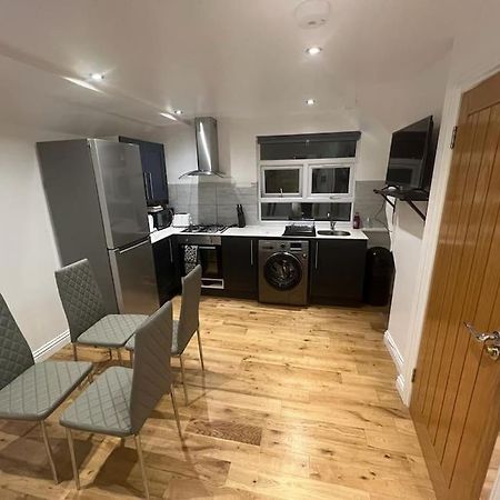2 Bedroom Apartment In Hampdenrd Londyn Zewnętrze zdjęcie