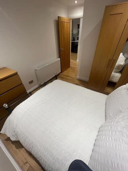2 Bedroom Apartment In Hampdenrd Londyn Zewnętrze zdjęcie
